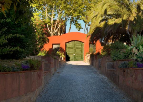  Estoril House Near Beach  Эшторил